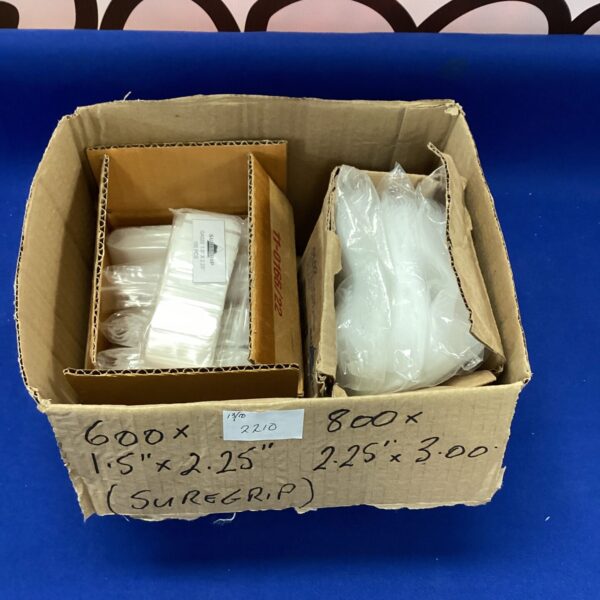 Lot of Suregrip 1.5 x 2.25 plastic sealing bags for packaging.