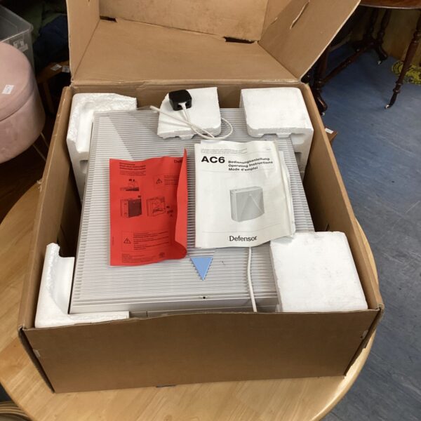 Defensor AC6 air purifier humidifier in box