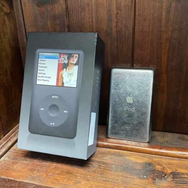 Apple iPod Classic 80GB boxed vintage MP3 player.
