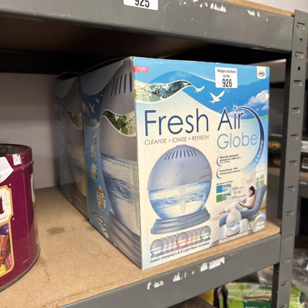 Two jml fresh air globes