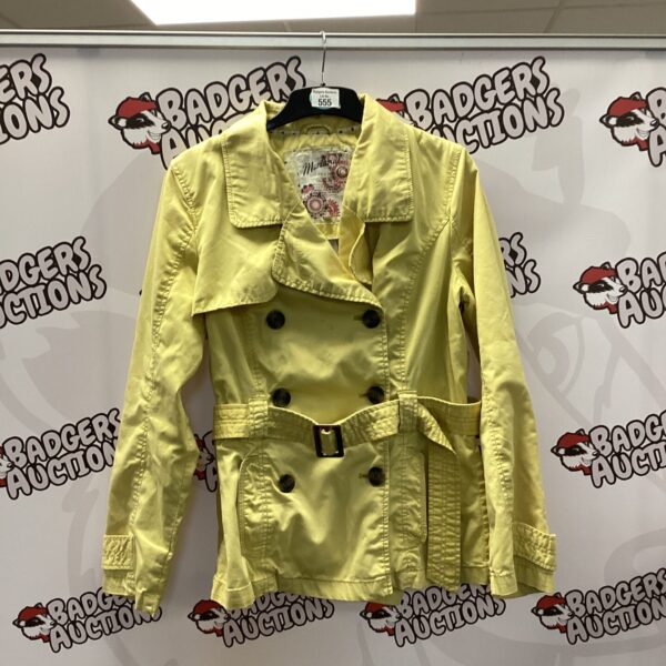 Yellow Mantaray ladies jacket size 12, classic style.
