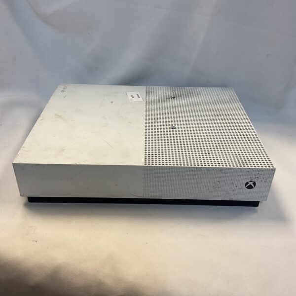 Front view of a grey Microsoft Xbox One gaming console.