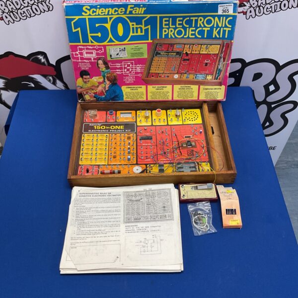 Vintage Science Fair 150 in 1 electronic project kit in carrying case.
