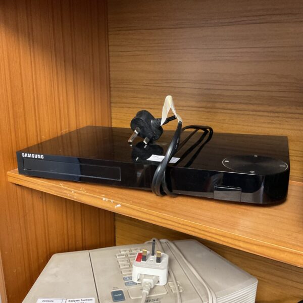 Samsung HT-F9500W 3D Blu-Ray player for home cinema setup.