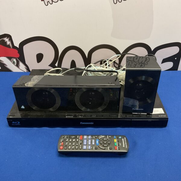 Panasonic SA-BTT290 3D Blu-Ray player with speakers for home cinema.