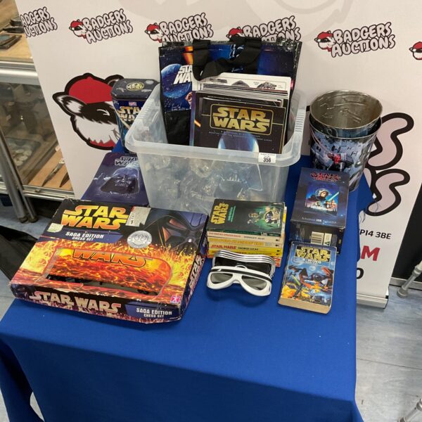 Box of star wars items inc books and chess set