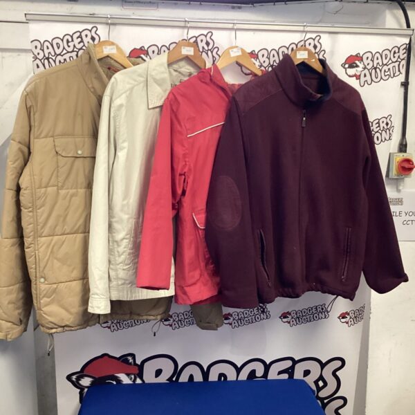 Mixed lot of four men's jackets from various brands.