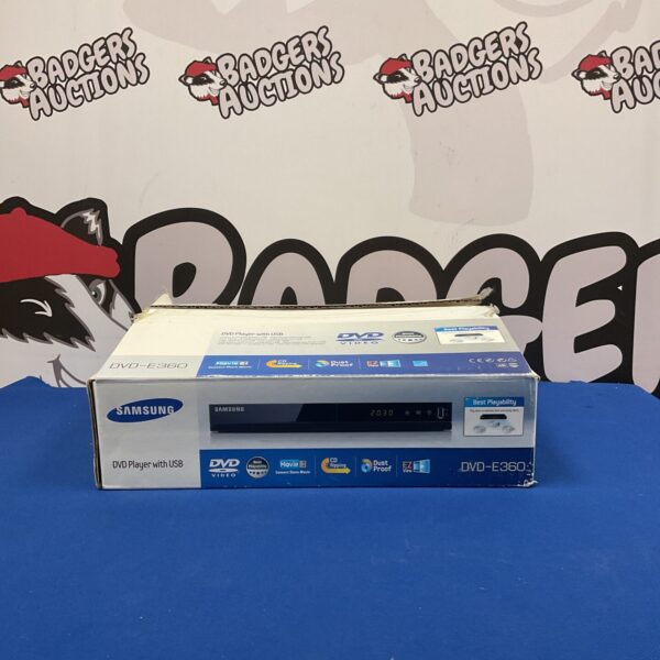 Silver Samsung DVD-E360 DVD player with USB port.
