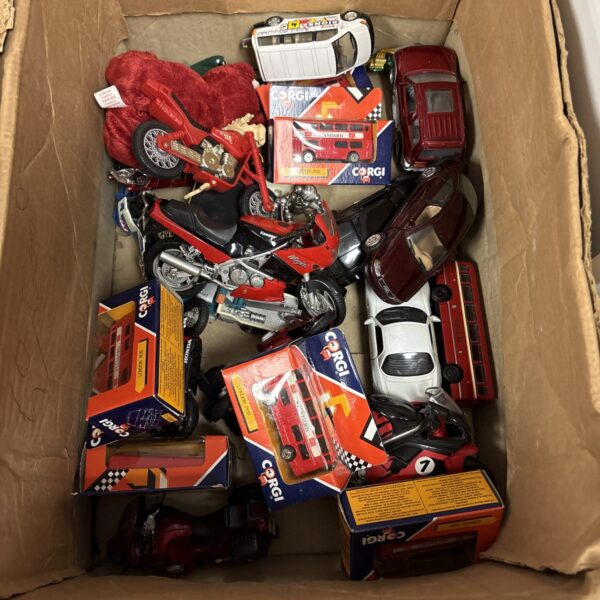 Mixed lot of diecast model cars including Corgi vehicles.