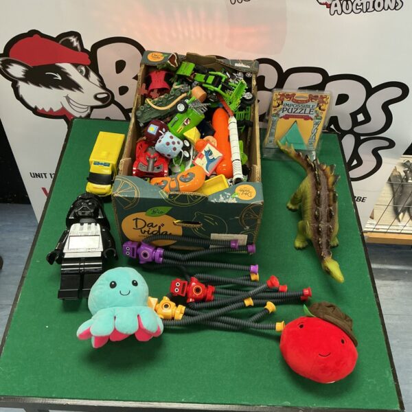 Mixed toy lot with vintage and assorted playthings.