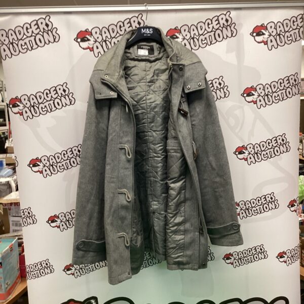Grey XXL Cedarwood men's coat for winter weather.