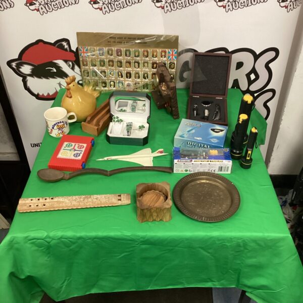 Mixed lot of toys and games with MP3 player and magnetic games.