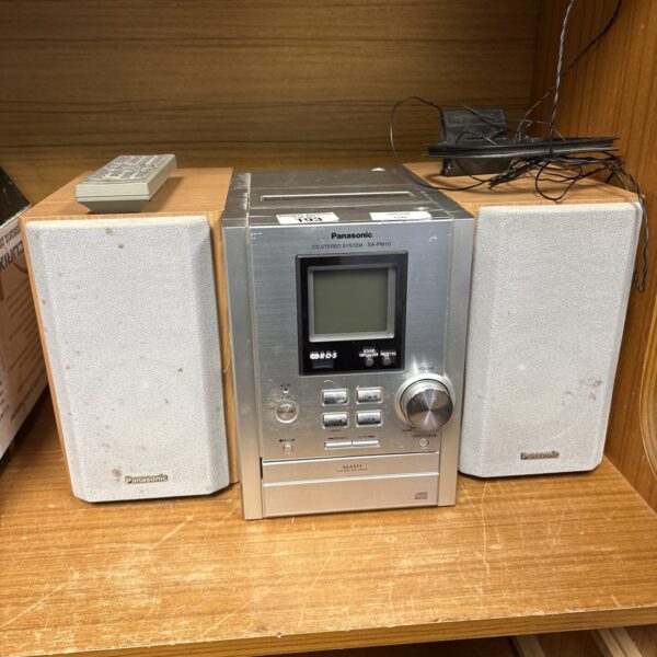 Vintage Panasonic SA-PM10 CD stereo system for music lovers.