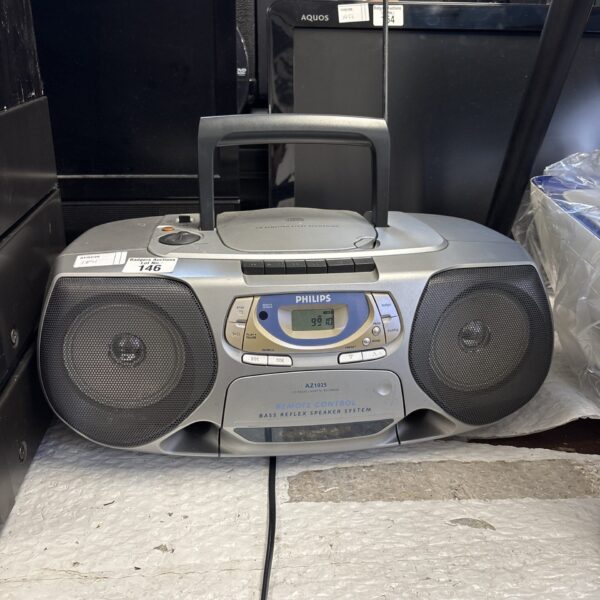 Vintage Phillips AZ1025 radio cassette recorder boombox.