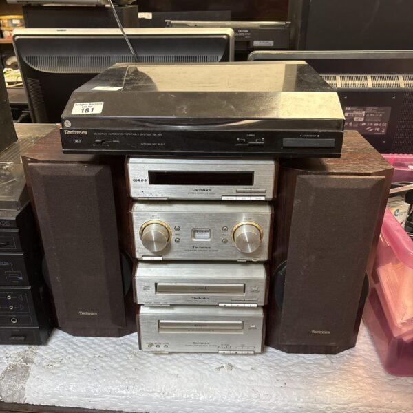 Silver Technics hi-fi system with cassette and CD player.