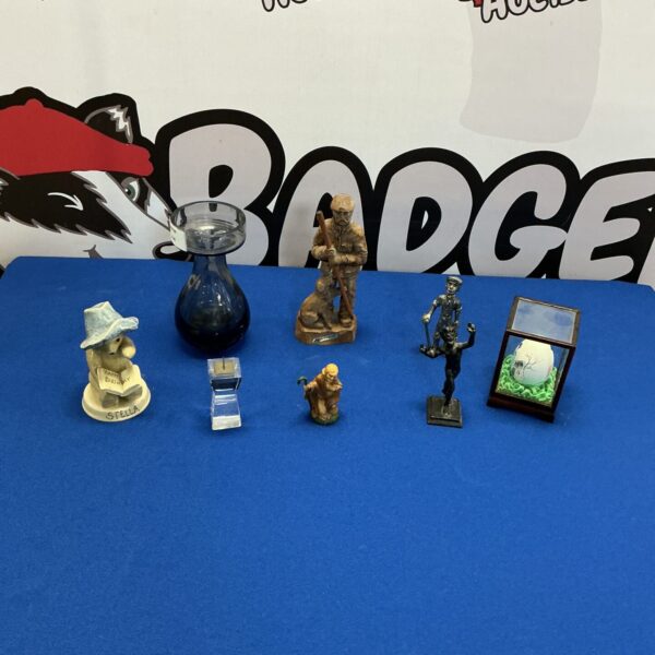 Vintage teddy bear lot with birthday bear, collectible plush toys.