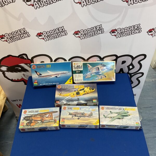 Airfix and Hasegawa model kits lot, including Boeing 777 and Westland Sea King.
