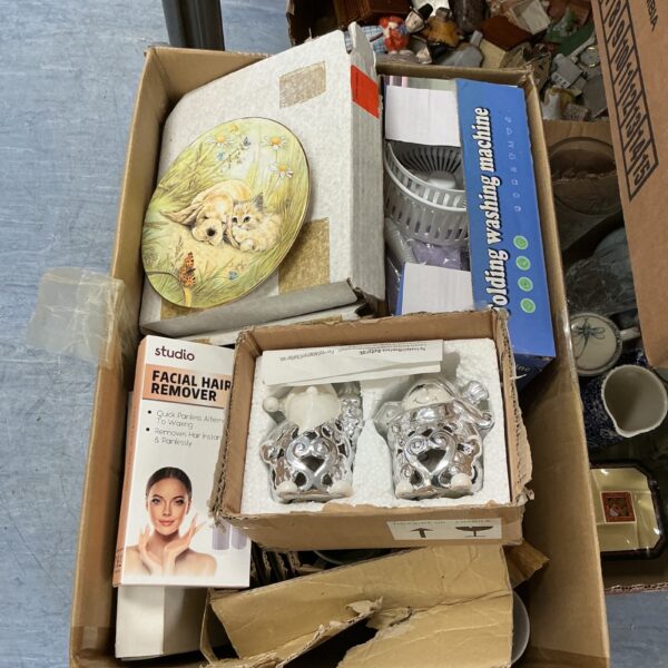 Boxed vintage facial hair remover kit with accessories.