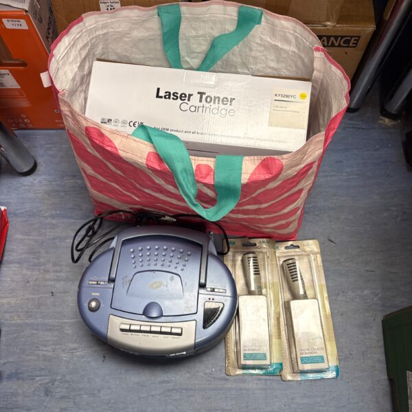 Mixed lot featuring a Minato CD player, toner cartridges, and microphones.