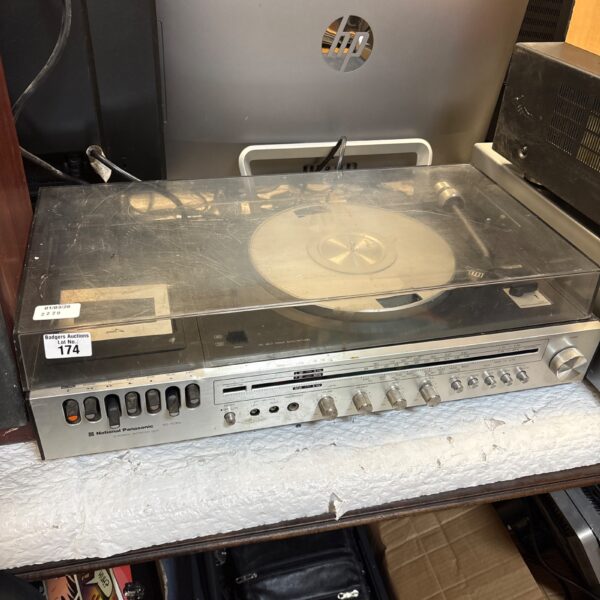 Vintage National Panasonic SG-1030L stereo system, retro hi-fi.