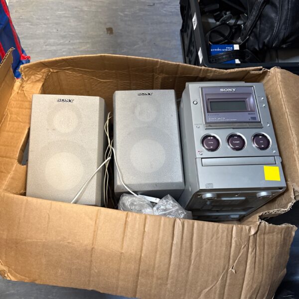 Vintage Sony CMT-M70 micro hi-fi system with cables.