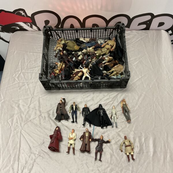 Tray of assorted vintage Star Wars action figures for collectors.