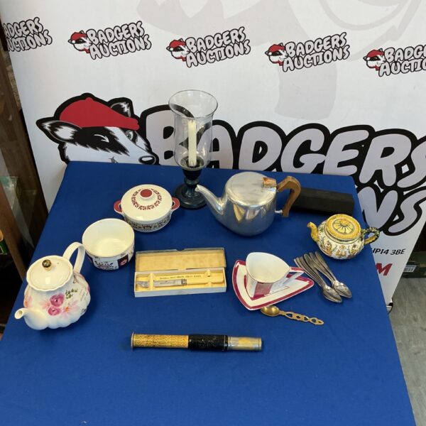 Vintage mixed lot with Kings calculator and various collectibles.