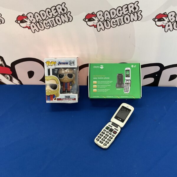 Funko Pop Avengers Thor and Doro mobile phone collectible lot.
