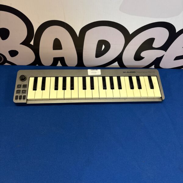 Black M-Audio KeyStation Mini 32 MIDI keyboard controller.