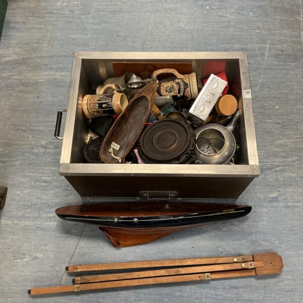 Vintage mixed lot of collectibles including a pond yacht hull.