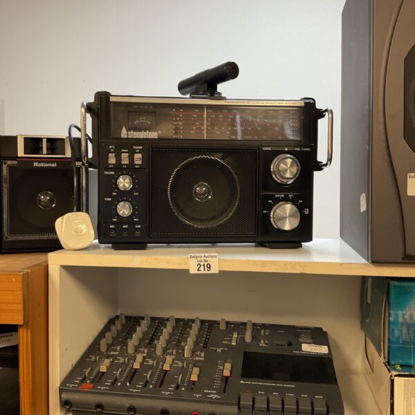 Vintage Steepletone MBR7 multiband radio on display.